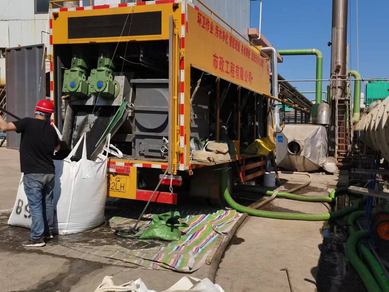 五寨淤泥压干处理